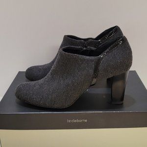 Liz Claiborne Jillian Booties Gray Fabric with Patent Leather Trim Size 7.5